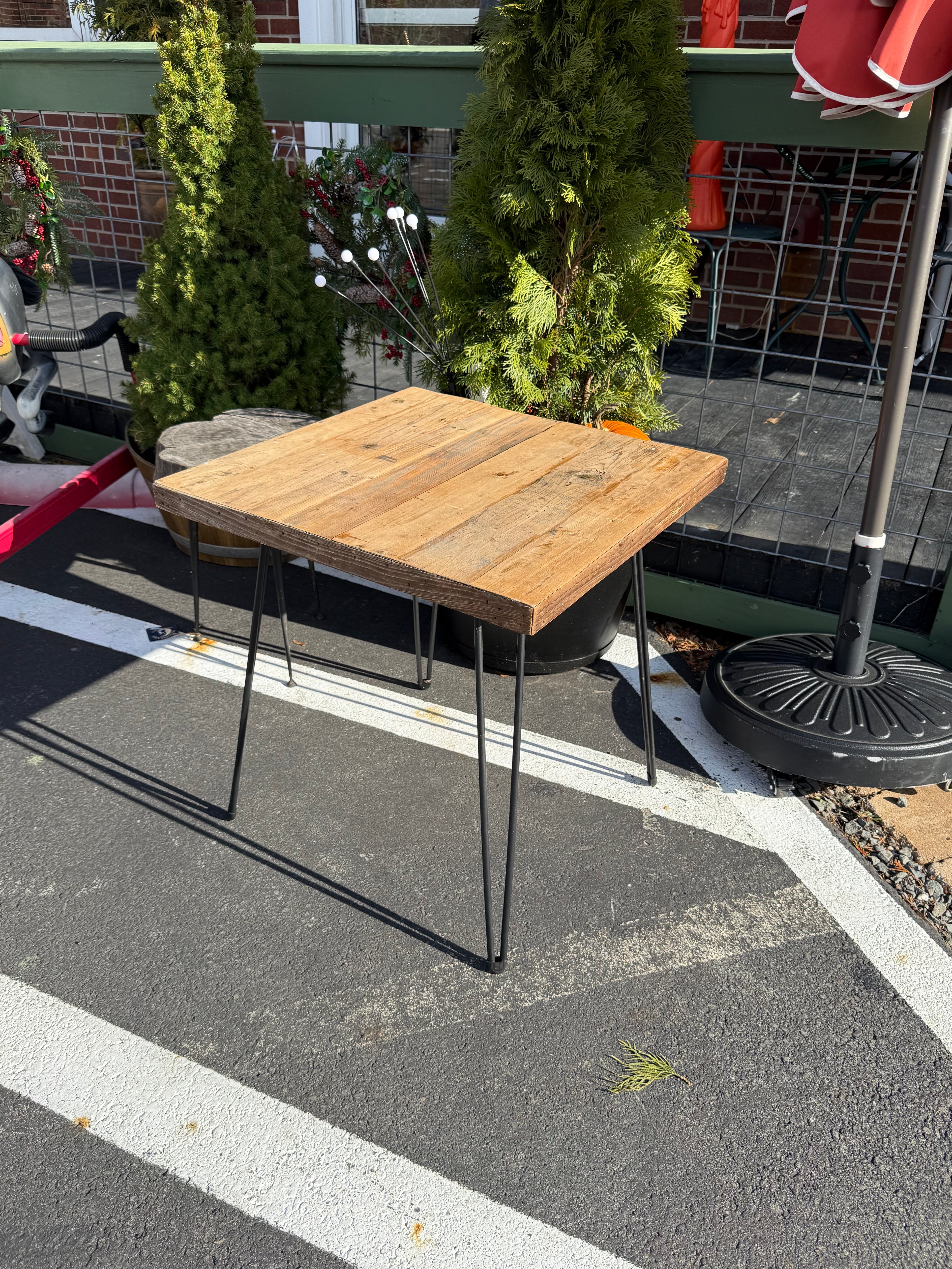 Rustic Wood Hairpin Leg Table (Collapsible)