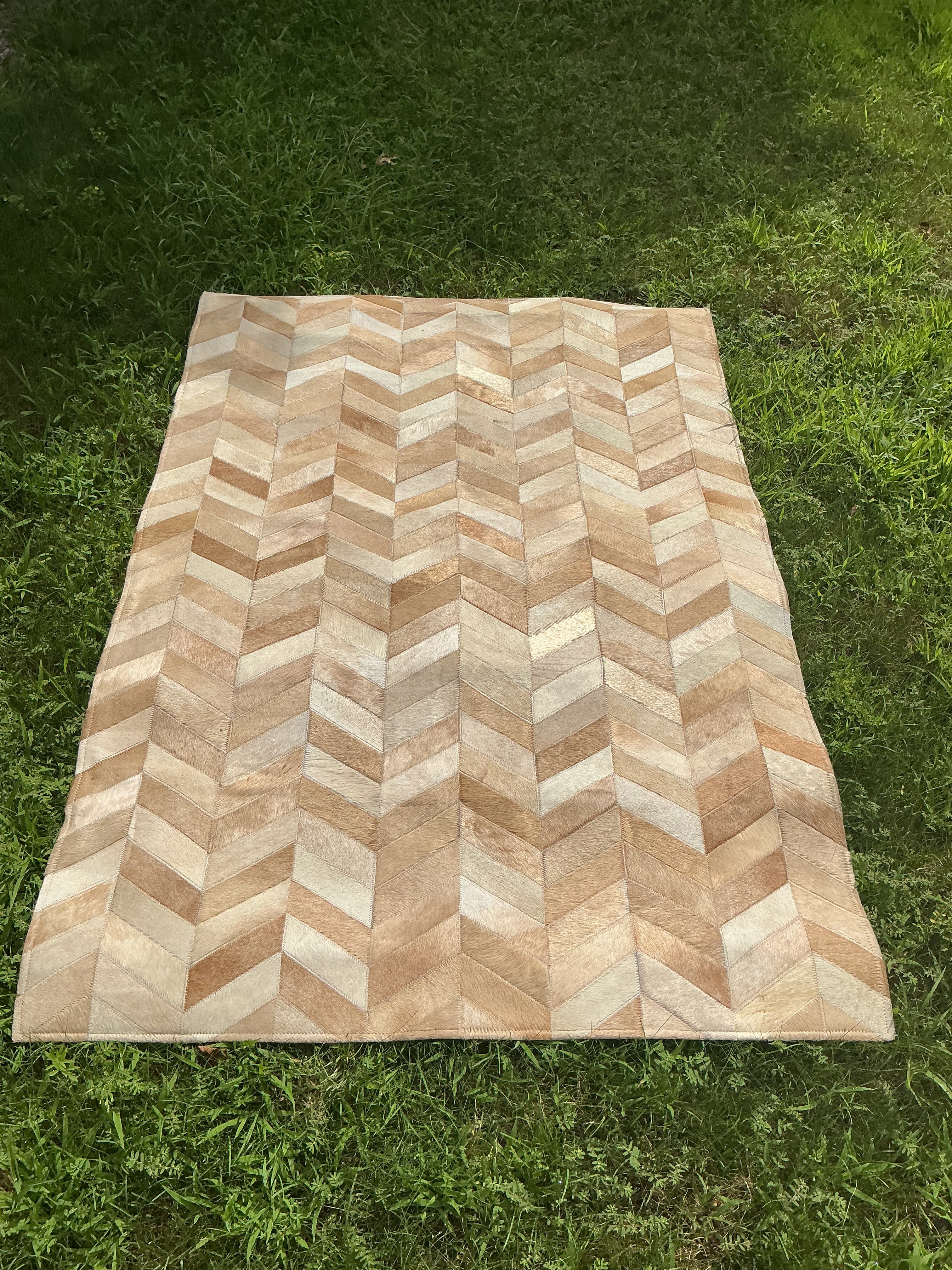 Chevron Patchwork Cowhide Rug - Blond & Cream