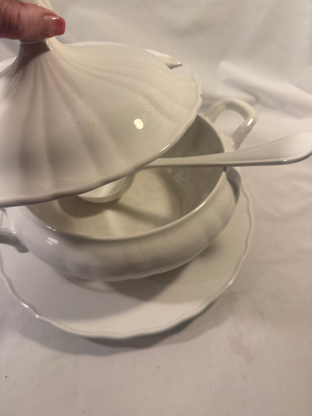 Covered Soup Tureen with Ladle