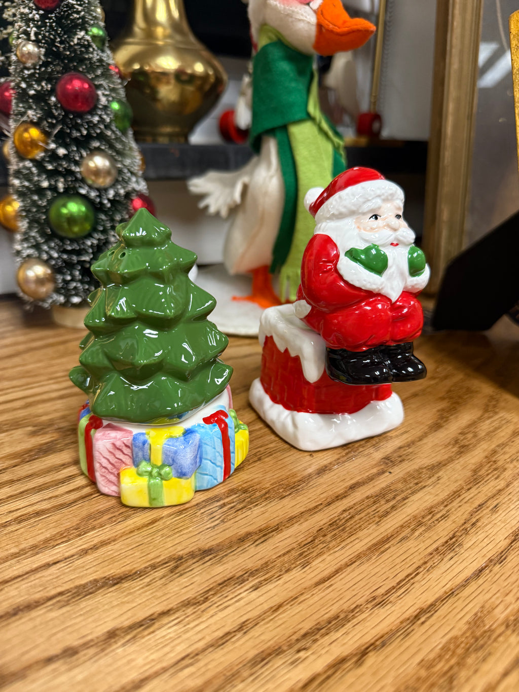 Vintage Santa & Tree S&P Shakers (Set)