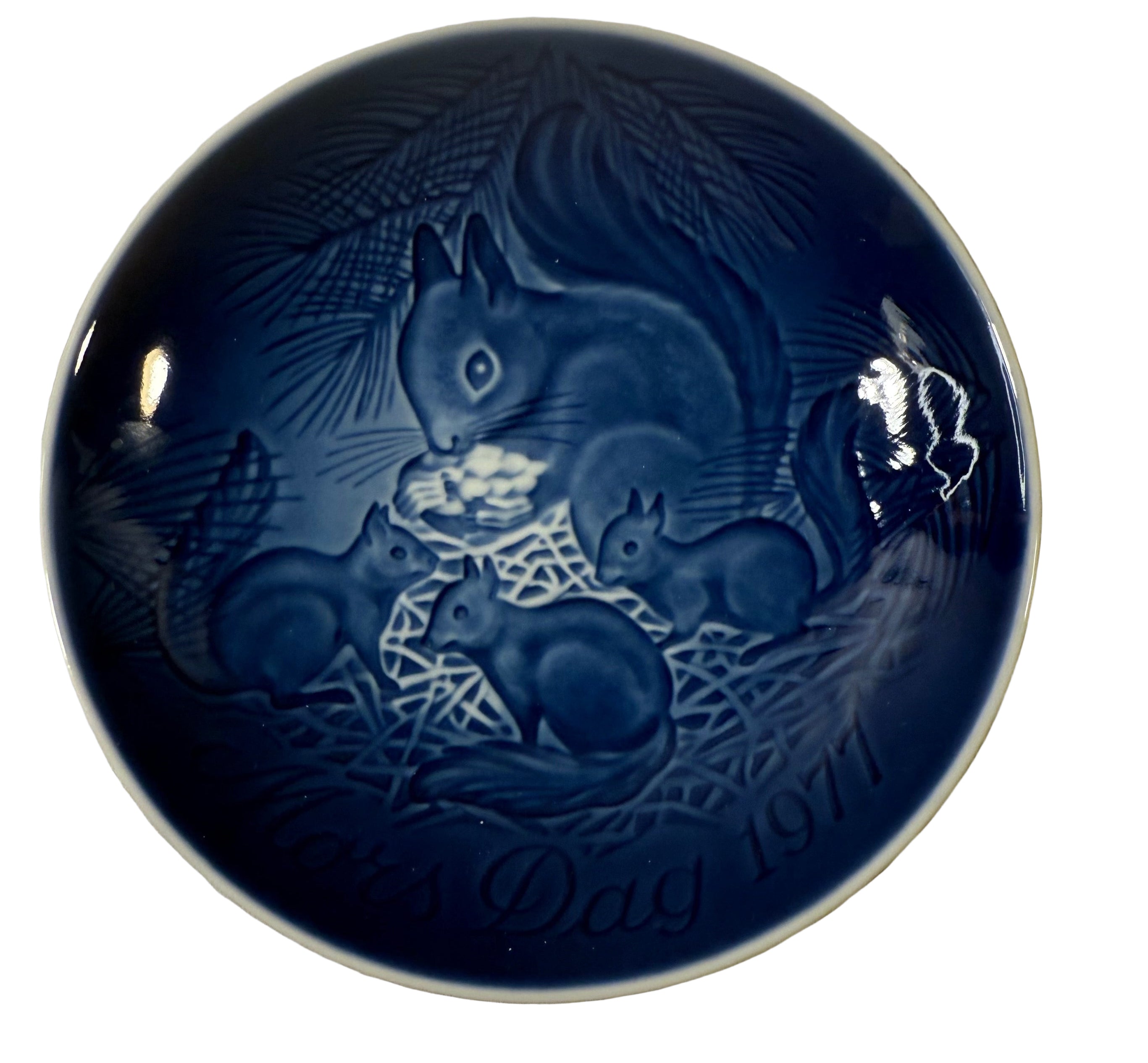 Blue ceramic dish design more dag plate