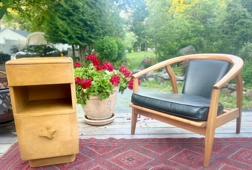 Mid Century Barrel-Back Lounge Chair angle