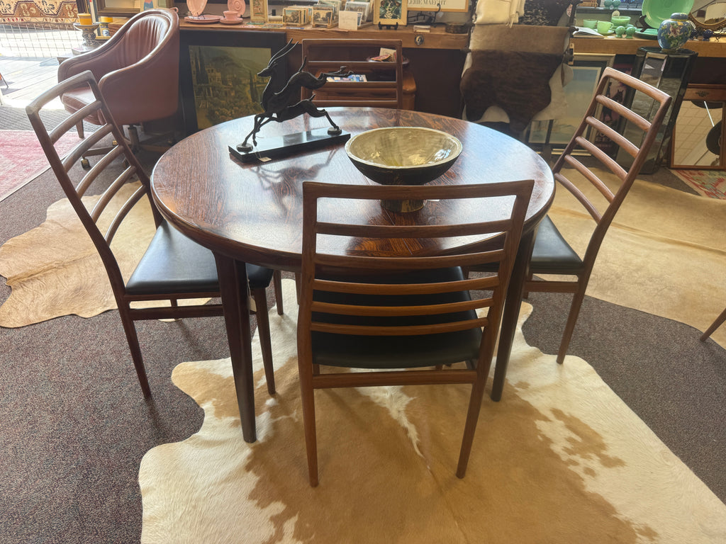 Set of 5 Danish Modern Moller-Style Dining Chairs angle