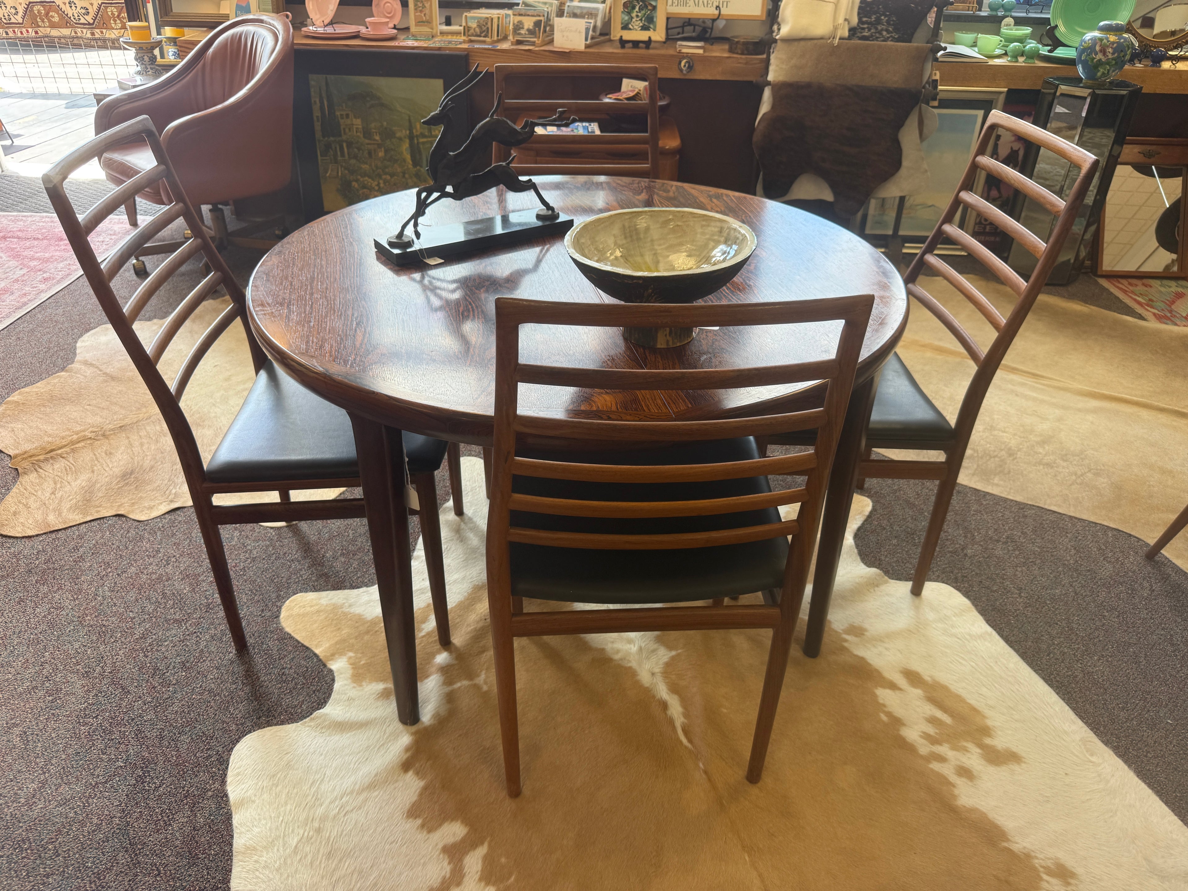Set of 5 Danish Modern Moller-Style Dining Chairs angle