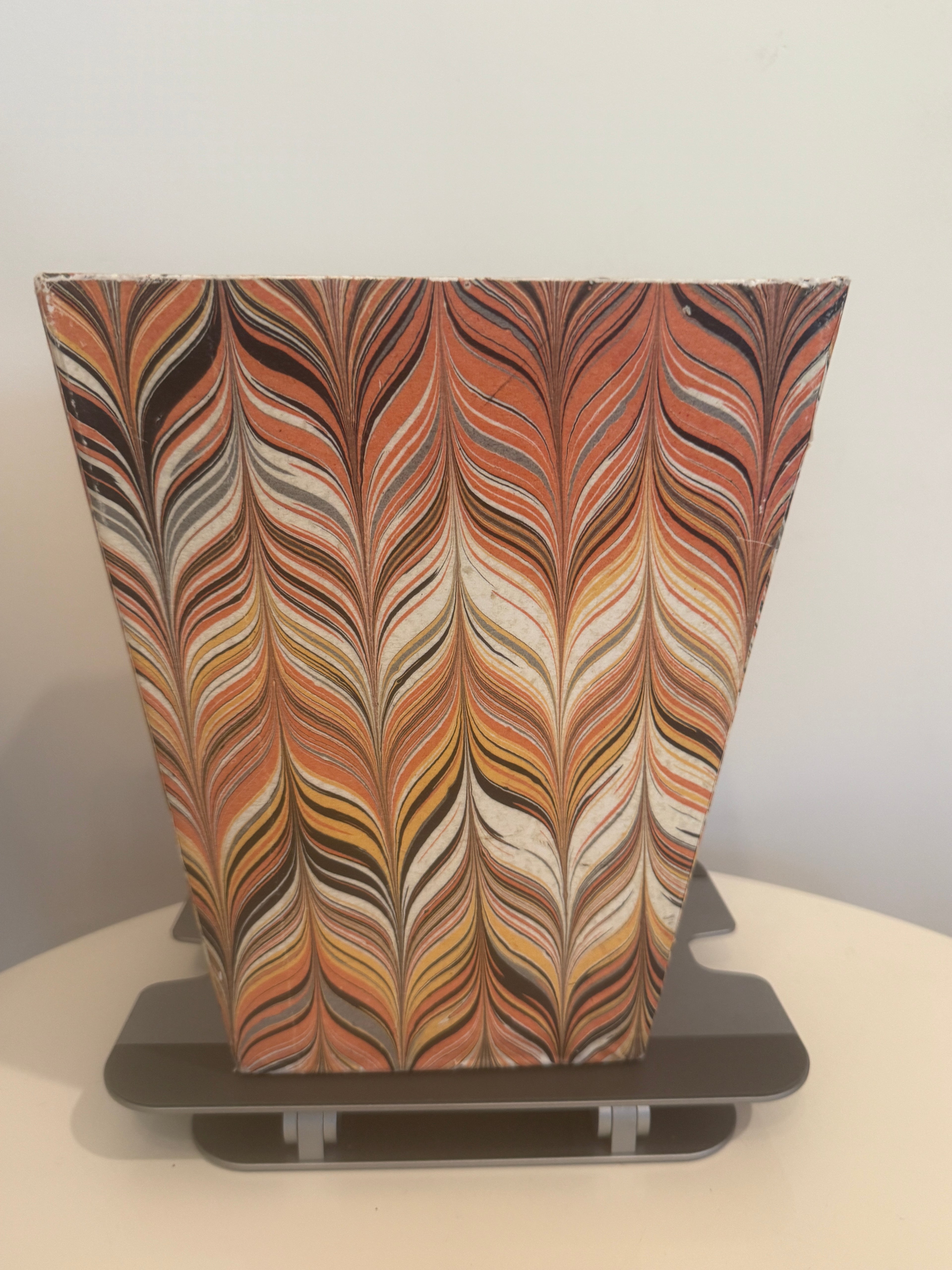 Marbled Pattern Waste Bin