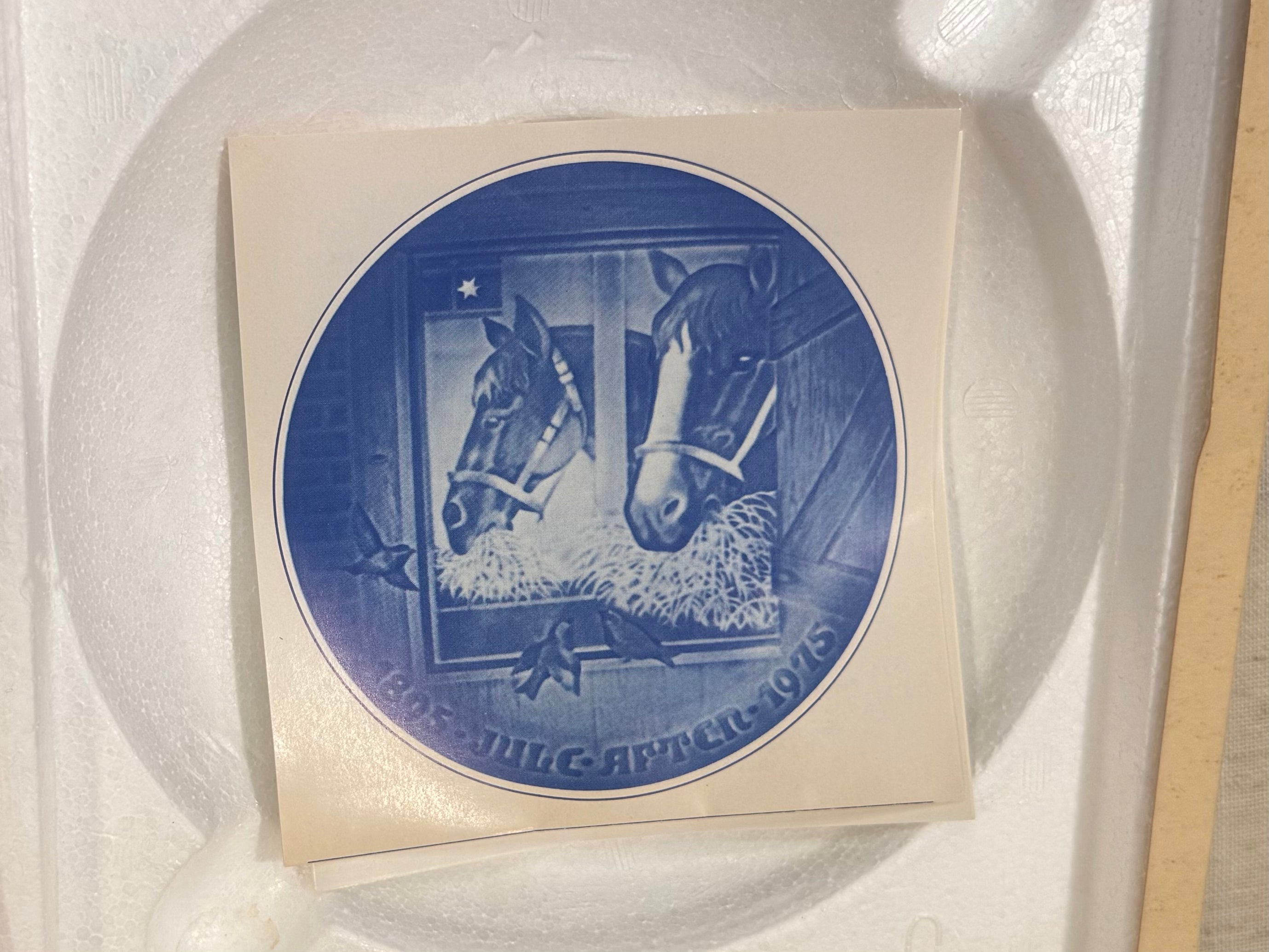 Mors Dag Collectible Plate - 1975, Horse in Stable