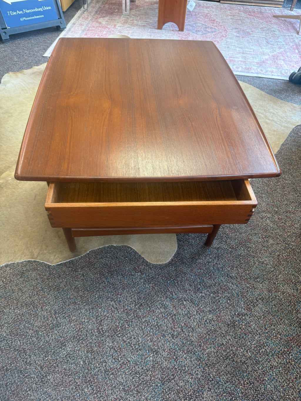 MOREDDI Danish Modern Teak Side Table